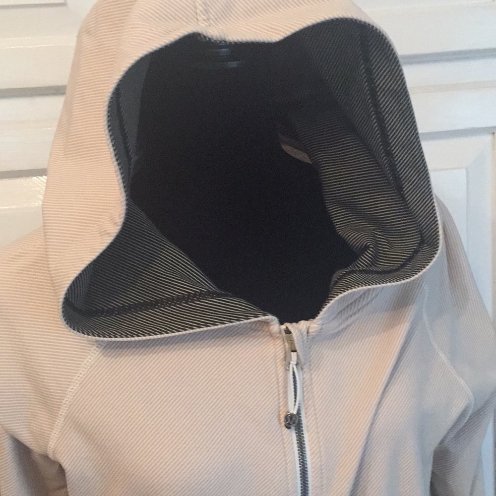 Lululemon jacket - Picture 2 of 14